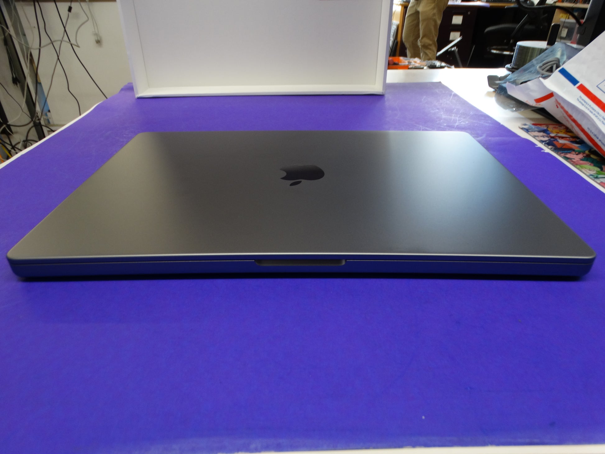 Apple MacBook Pro 13-inch (M1, 2020) – Space Gray, 16GB RAM, 512GB SSD, 1 Cycle, macOS 14.6.1 (26.0.1) - WeBuyElectronic