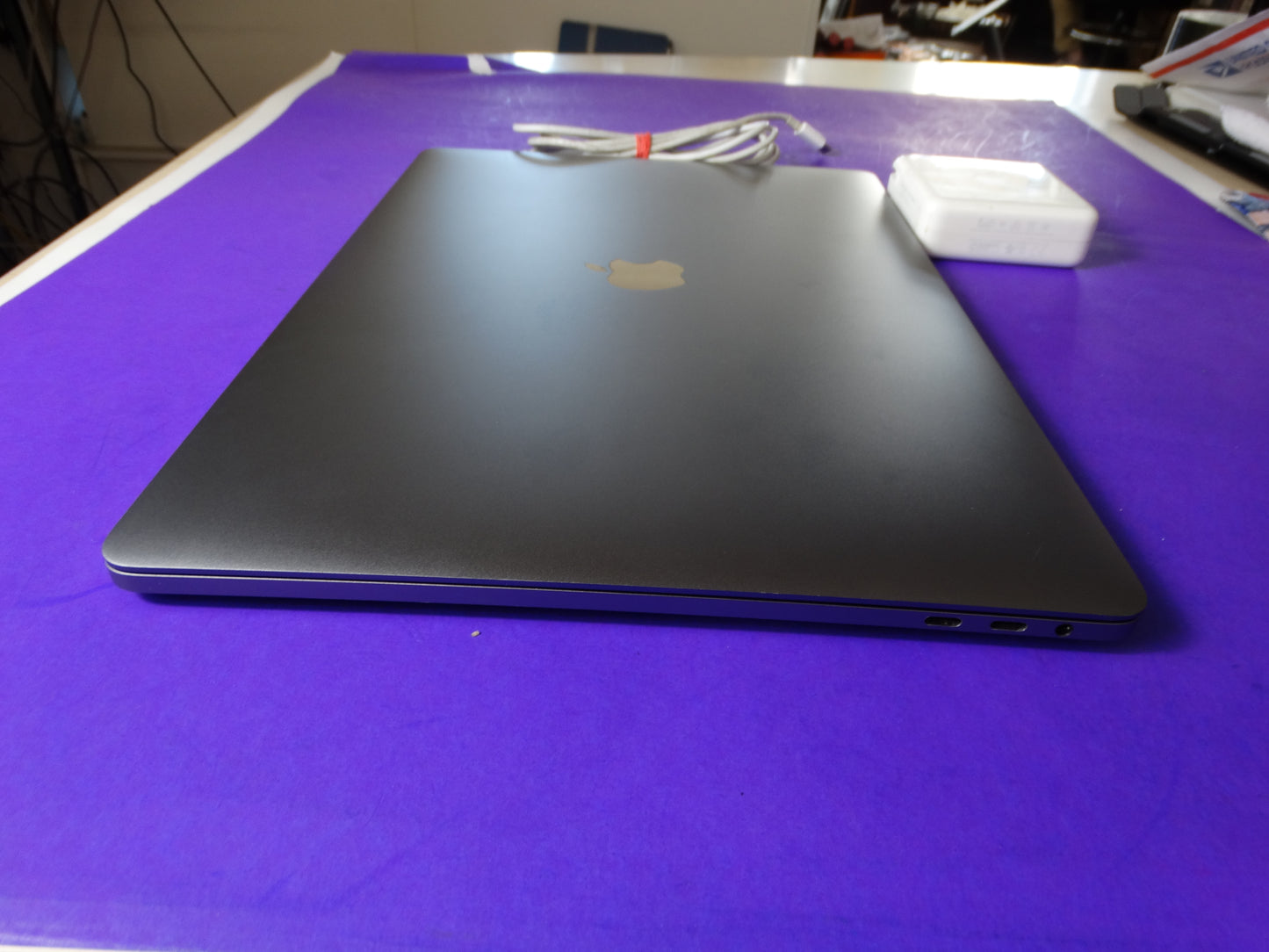 Apple MacBook Pro 15.4" (A1707) – 2.9GHz i7 Quad | 16GB RAM | 512GB SSD | macOS 13.6.8 | 99 Battery Cycles - WeBuyElectronic