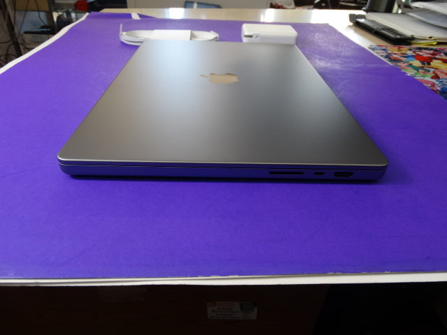 Apple MacBook Pro A2485 (M1 Pro, 16GB RAM, 512GB SSD, macOS 26.0.1) - WeBuyElectronic