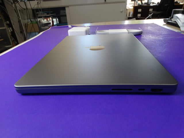 Apple MacBook Pro A2442 (2021) – M1 Pro / 16GB RAM / 1TB SSD / macOS 26.0.1 / 100% Battery - WeBuyElectronic