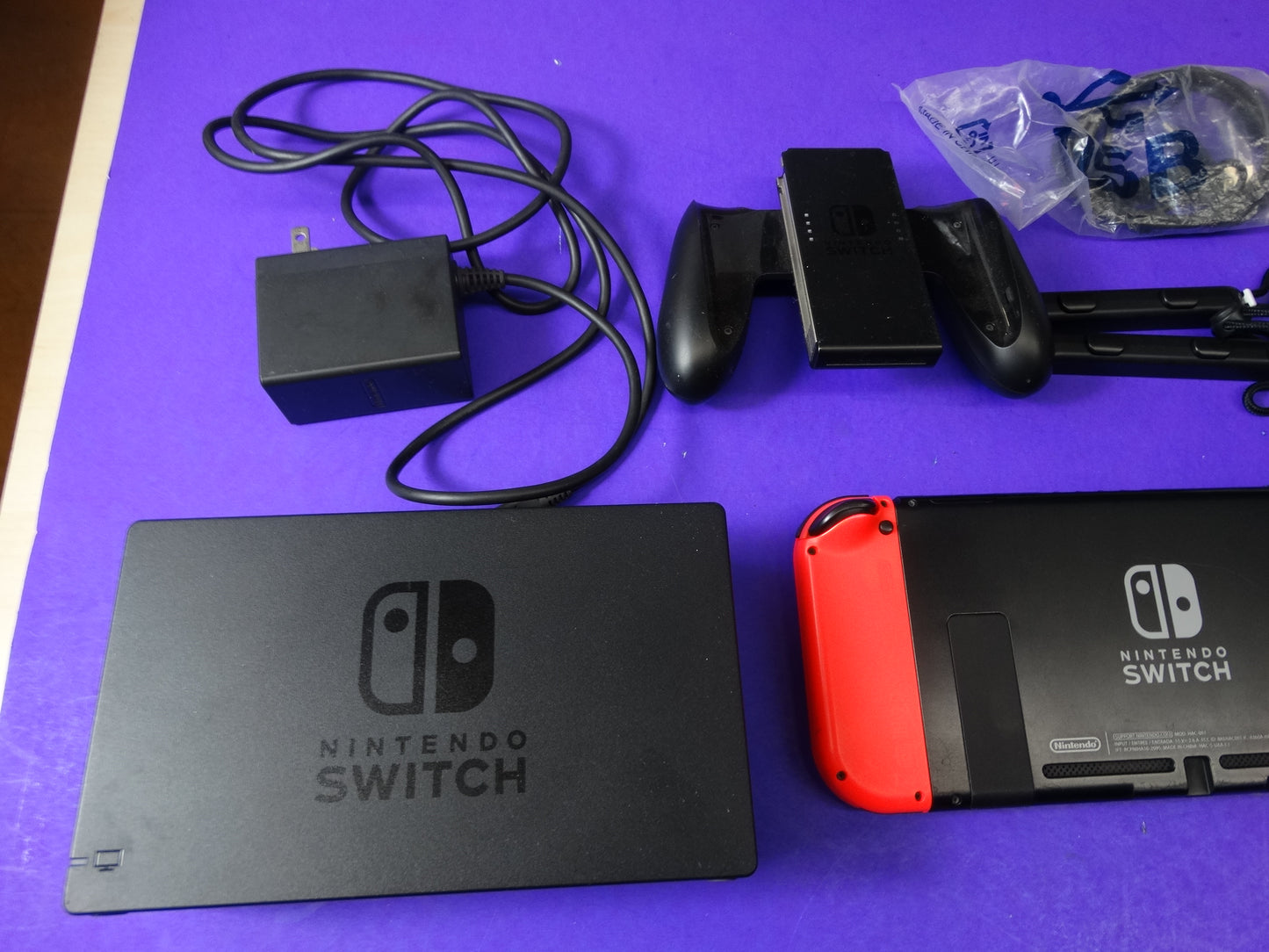 Nintendo Switch Console Neon Red/Blue  Complete Set  Fully Tested