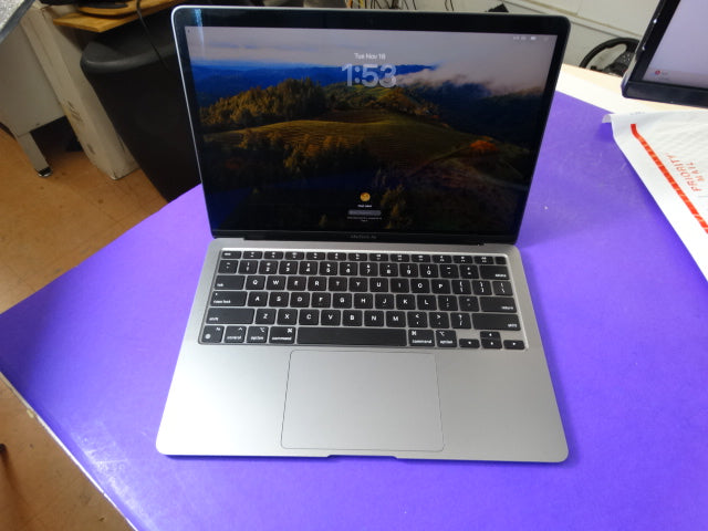 Apple MacBook Air 13" A2337 (2020) – M1, 8GB, 256GB, macOS 26.1, 183 Cycles, 89% Battery