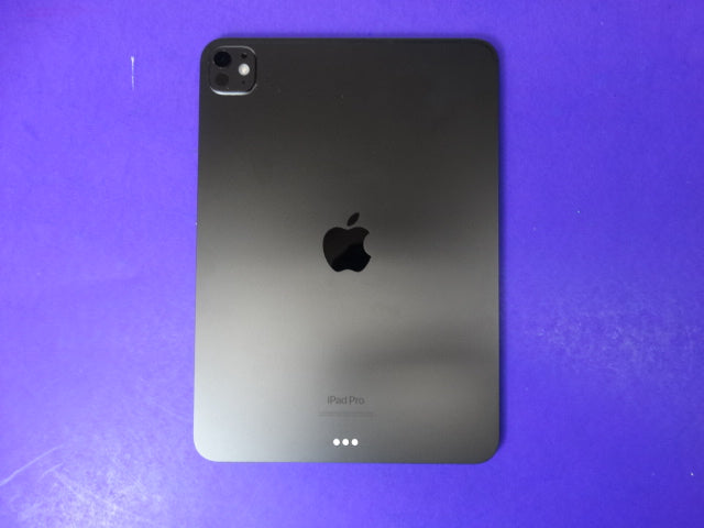 Apple iPad Pro 11" (M4, 2024) – 256GB Wi-Fi, Model MVV83LL/A, iPadOS 18.7.2
