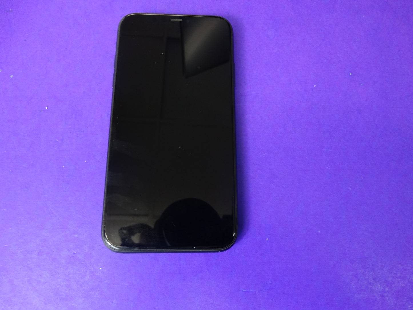 Apple iPhone 11 – 64GB – Unlocked – iOS 18.3.2 – MWJE2LL/A – 76% Battery