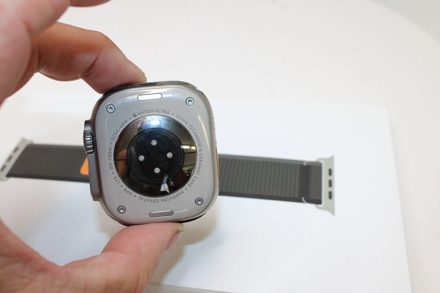 Apple Watch Ultra 49mm Titanium GPS + Cellular with Black/Gray Trail Loop (S/M)