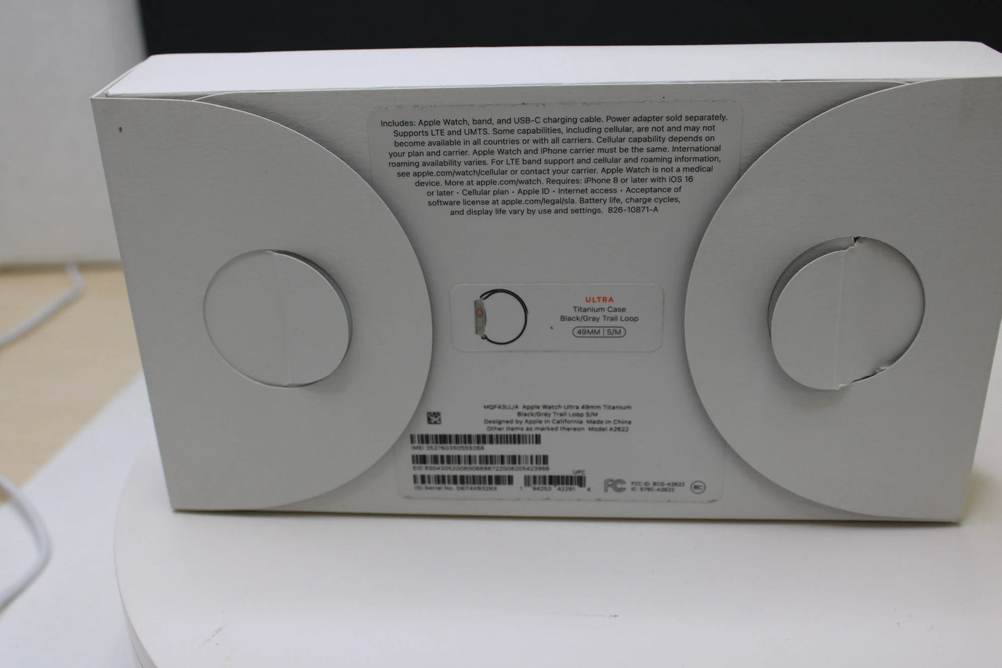 Apple Watch Ultra 49mm Titanium GPS + Cellular with Black/Gray Trail Loop (S/M)