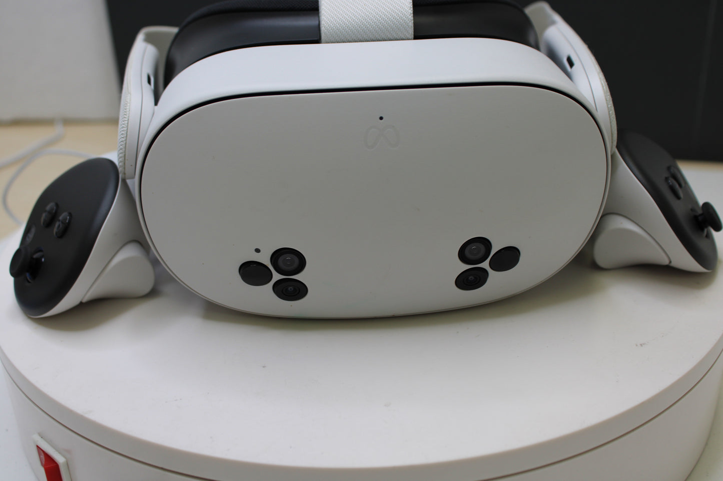Meta Quest 3 VR Headset 128GB – All-in-One Wireless Virtual Reality System (White)