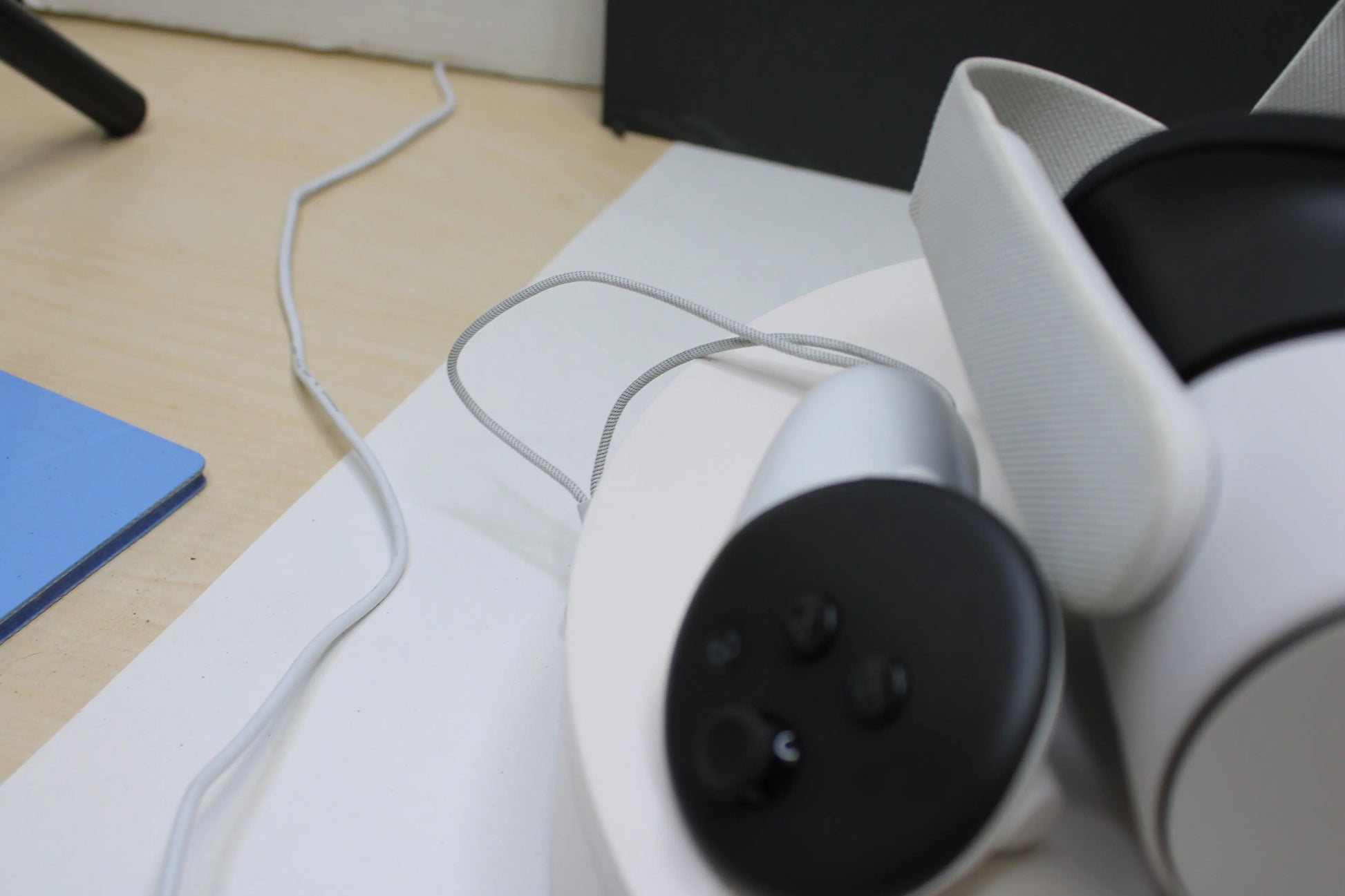 Meta Quest 3 VR Headset 128GB – All-in-One Wireless Virtual Reality System (White) - WeBuyElectronic