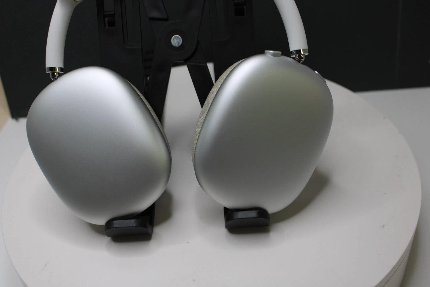 Apple AirPods Max Wireless Over-Ear Headphones – Silver (USB-C, Active Noise Cancelling) - WeBuyElectronic