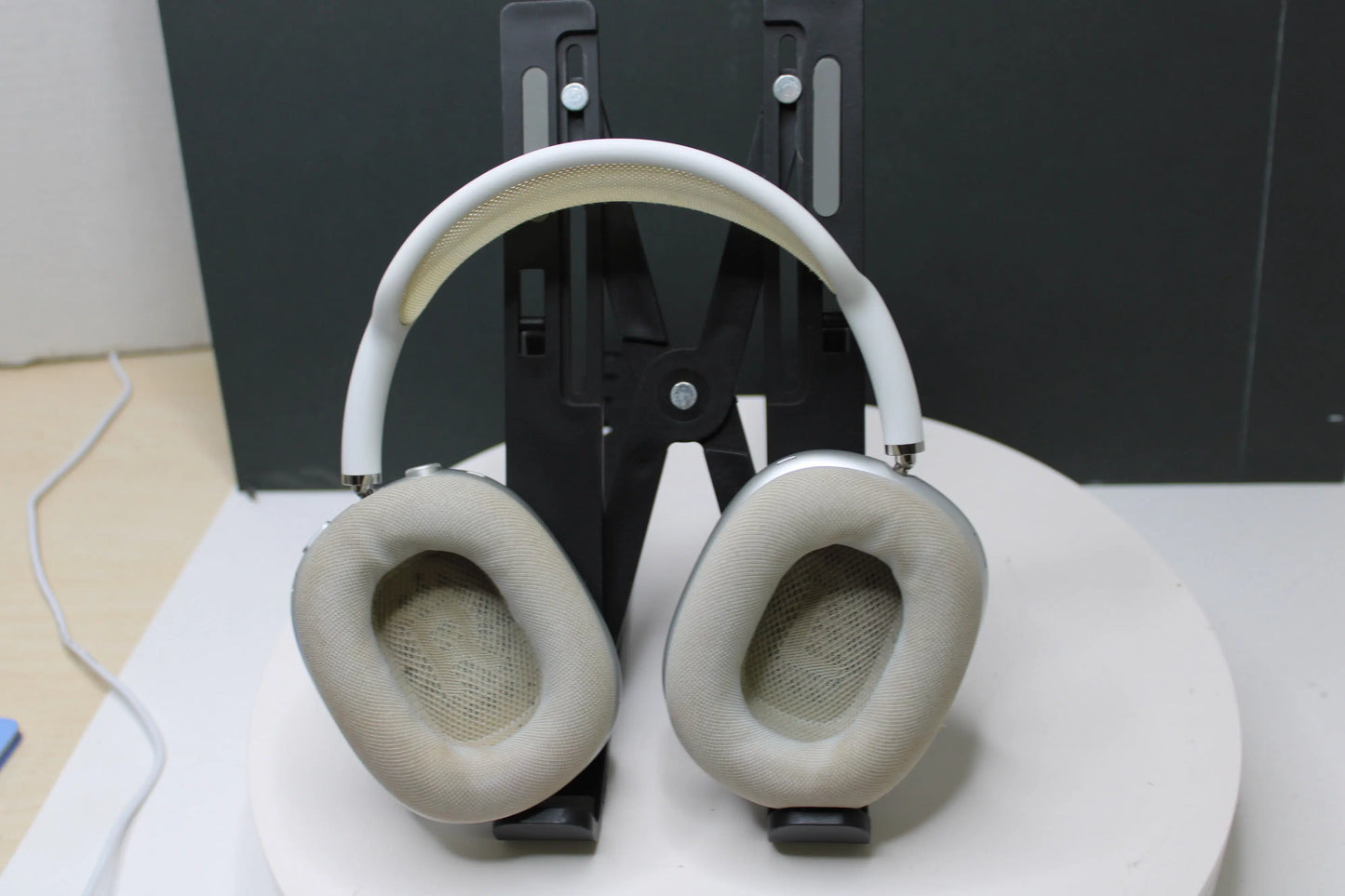 Apple AirPods Max Wireless Over-Ear Headphones – Silver (USB-C, Active Noise Cancelling) - WeBuyElectronic