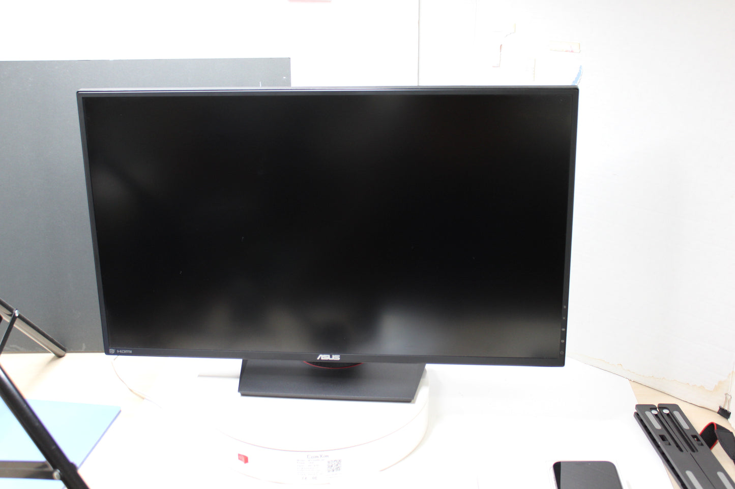 Asus VG279Q 27” Full HD 144Hz Gaming Monitor – IPS, 1ms, FreeSync/Adaptive-Sync