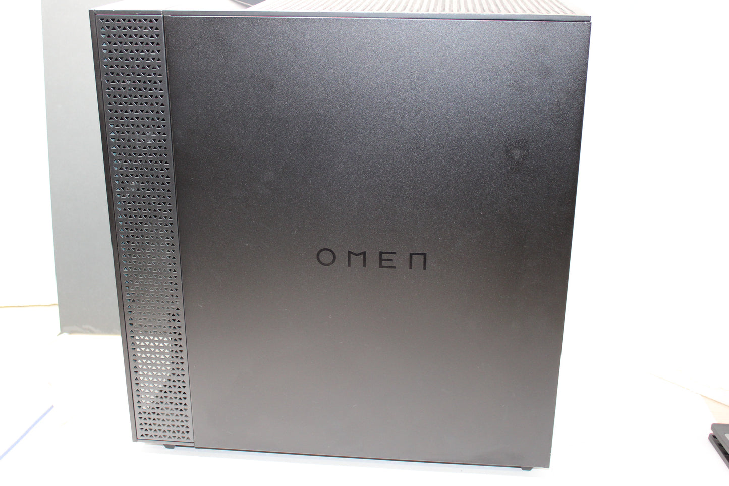 HP OMEN 30L Ryzen 7 3700X Gaming PC – RTX 2060, 16GB, 1TB HDD + 256GB SSD, Windows 10