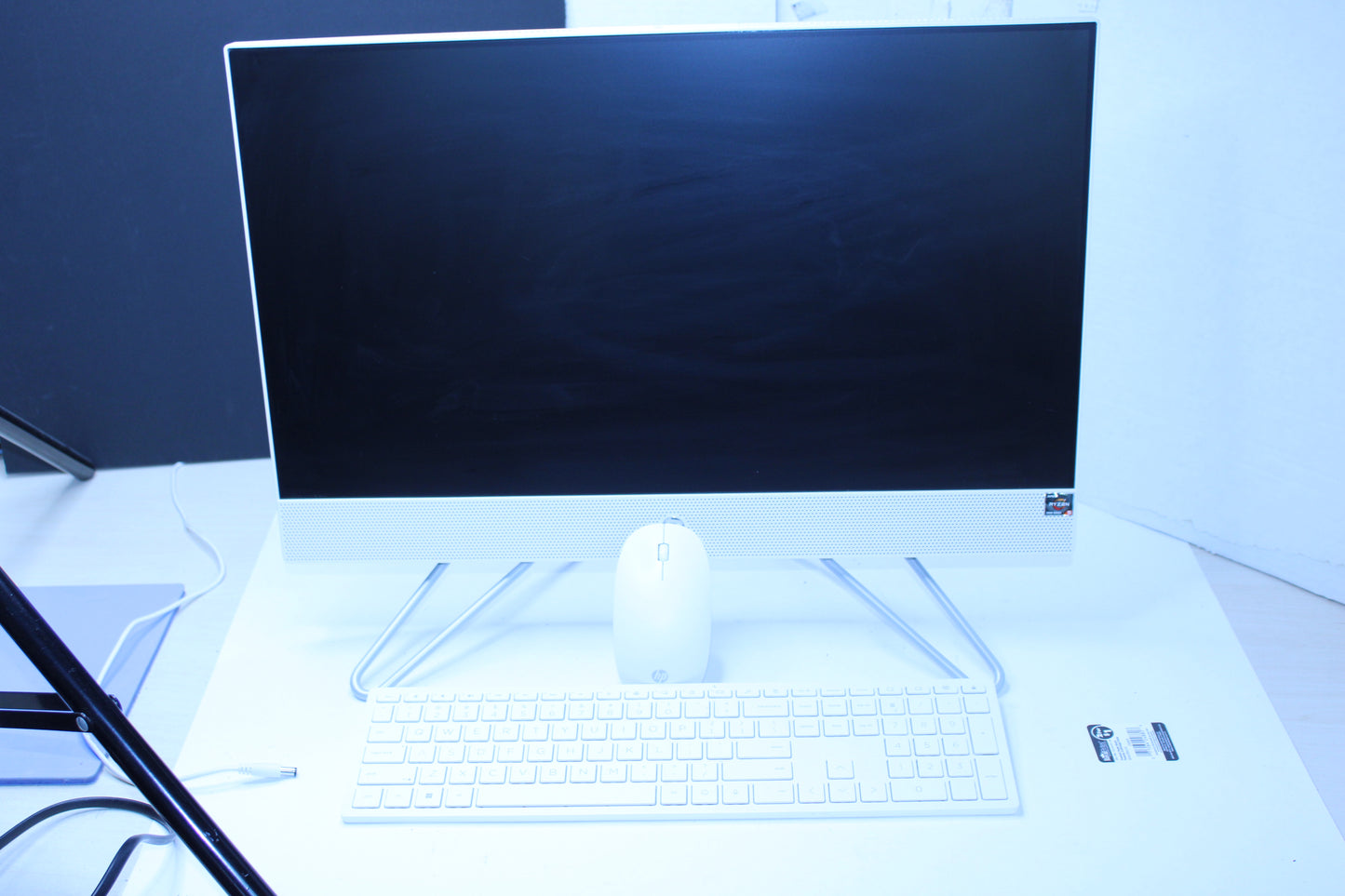 HP 24-cb1224 All-In-One Touchscreen PC – AMD Ryzen 5, 8GB RAM, 1TB Storage