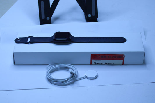 Apple Watch Series 7 41mm (GPS + LTE) – Midnight Aluminum Case & Sport Band – Store Display