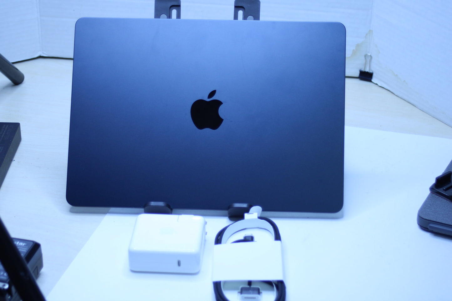 Apple MacBook Air 13.6” M2 – 16GB RAM, 256GB SSD, macOS 15.5, 100% Battery Health
