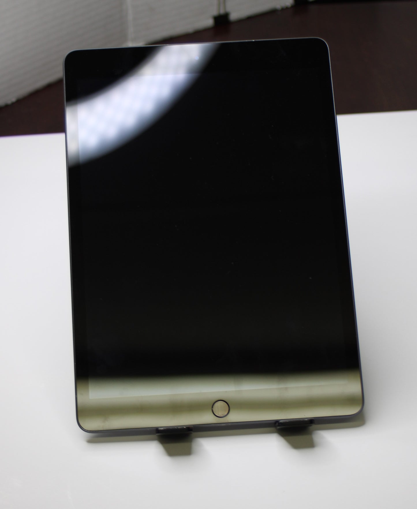 Apple iPad 7th Generation 10.2" Wi-Fi 32GB – Space Gray (MW742LL/A)