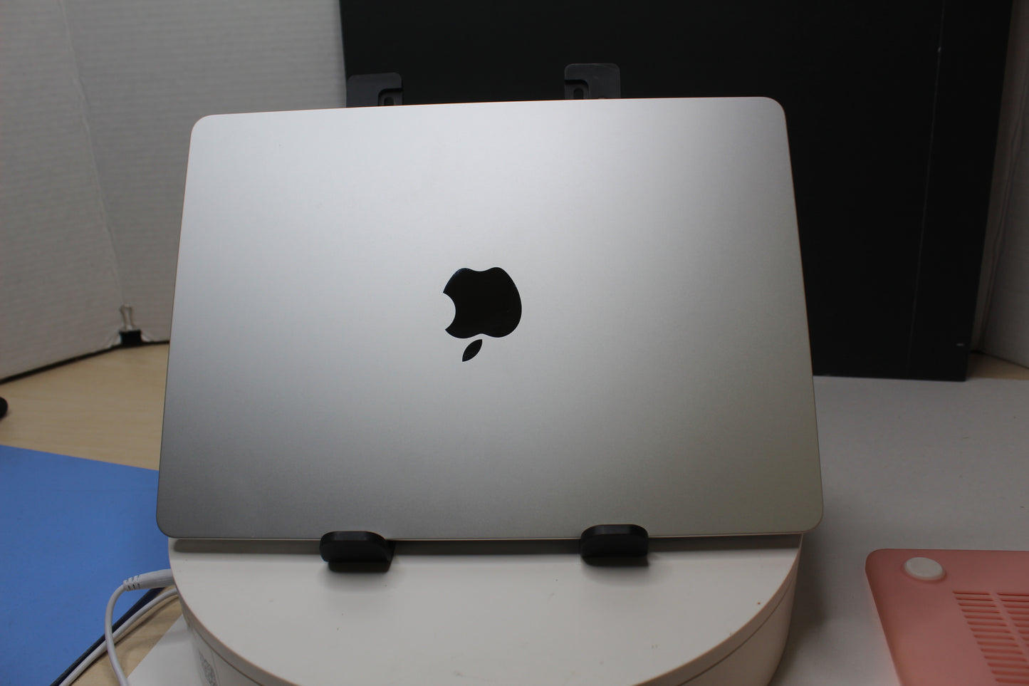 Apple MacBook Air A3113 MRXV3LL/A M3 8GB 256GB SSD Sonoma 14.5 Space Gray – Excellent Battery Health