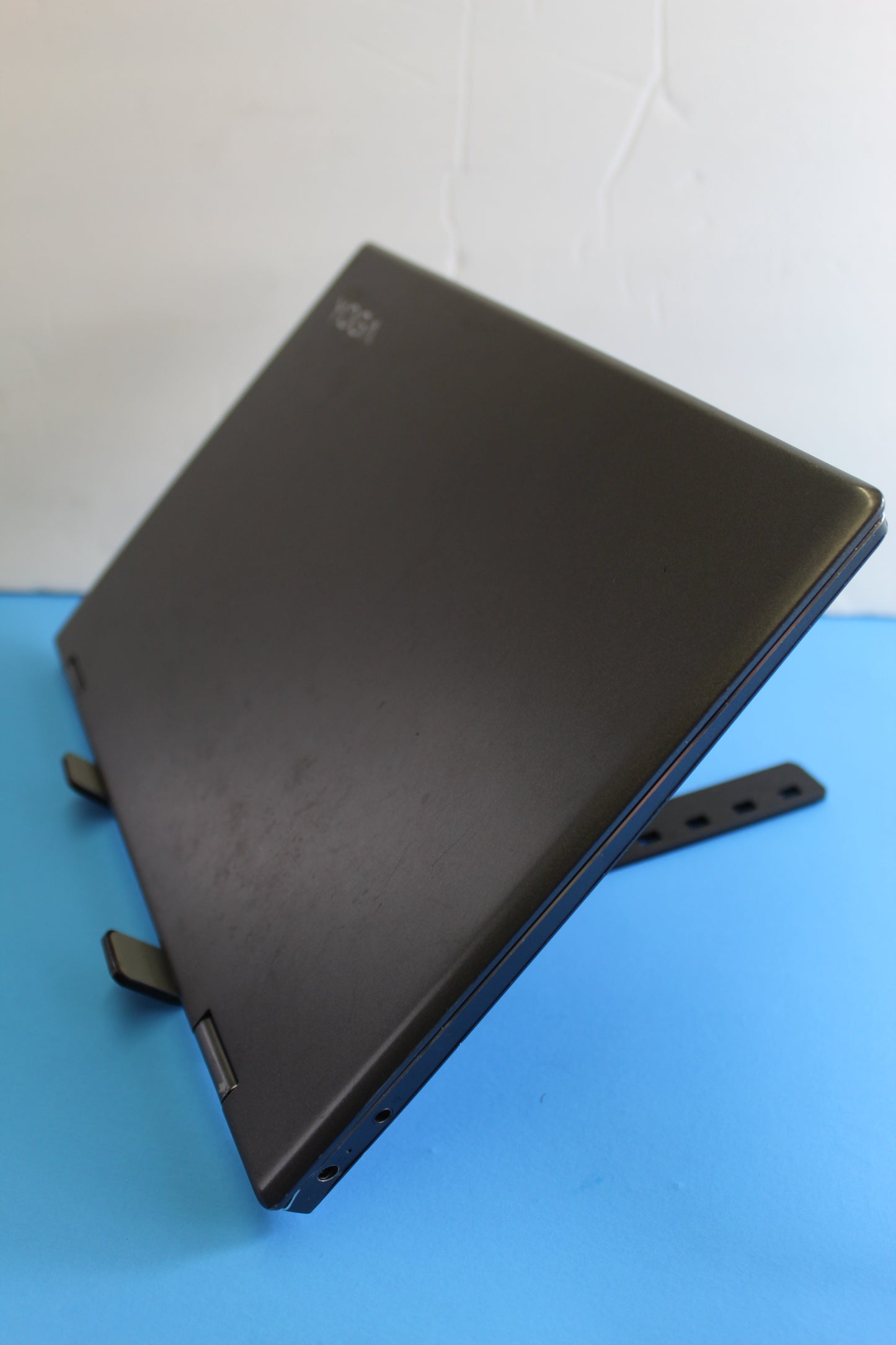 Lenovo Yoga 720-12IKB 2-in-1 Touchscreen Laptop | i5-7200U | 8GB | 128GB SSD | Windows 11 Home