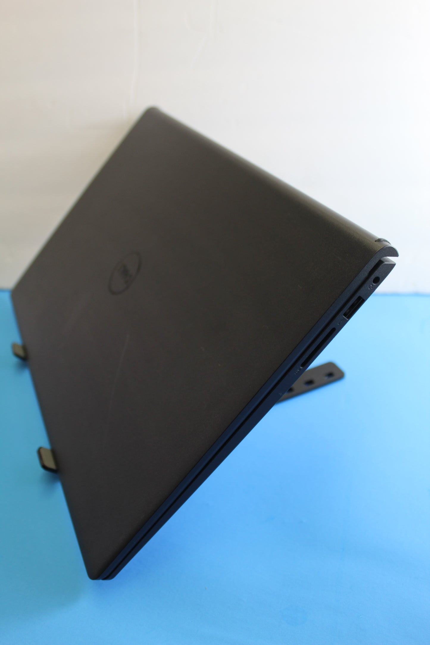 Dell Inspiron 15 3535 | Ryzen 7 7730U | 16GB | 1TB SSD | FHD | Windows 11
