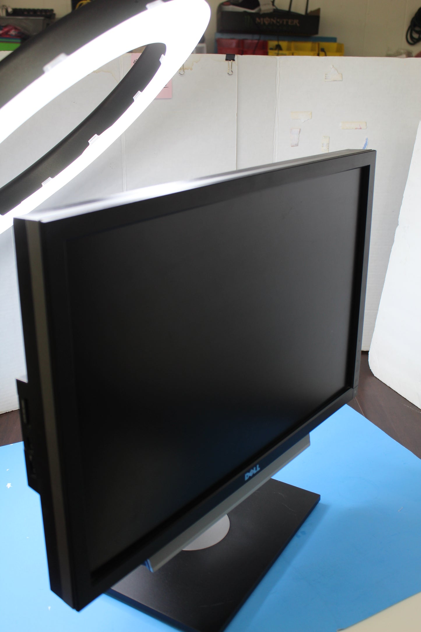 Dell UltraSharp U2410f 24” Widescreen IPS Monitor with Dell AS501 Soundbar and swivel stand  – 1920x1200, HDMI, VGA, DVI, USB Hub