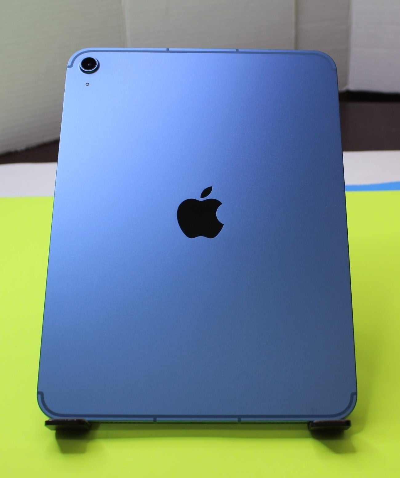 Apple iPad A3355 – 11th Gen, 128GB, A16 Chip, Wi-Fi + 5G – Blue/Silver Finish