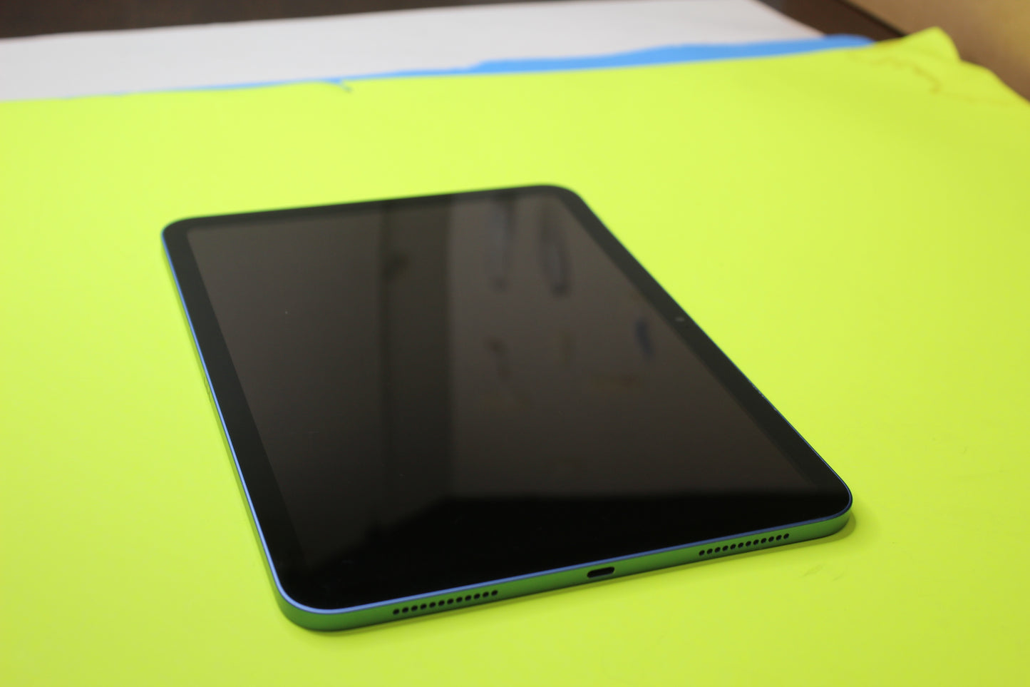 Apple iPad 10th Gen 10.9" Wi-Fi 64GB Blue (MPQ13LL/A) A2696 – Excellent Condition