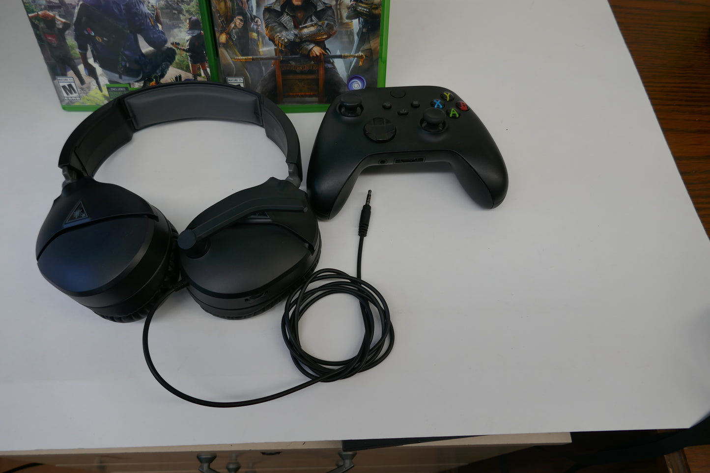 🎮 Microsoft Xbox Series X 1TB Black Console Bundle – 4K Ultra HD Gaming + Controller