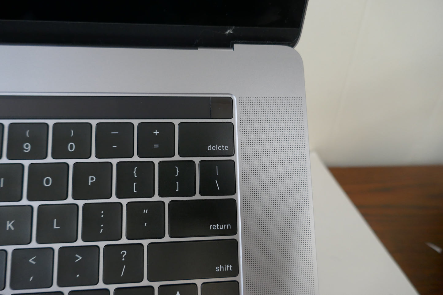 Apple MacBook Pro 15.4" (2019) Intel Core i9, 32GB RAM, 1TB SSD – Space Gray – 256 Cycle Battery