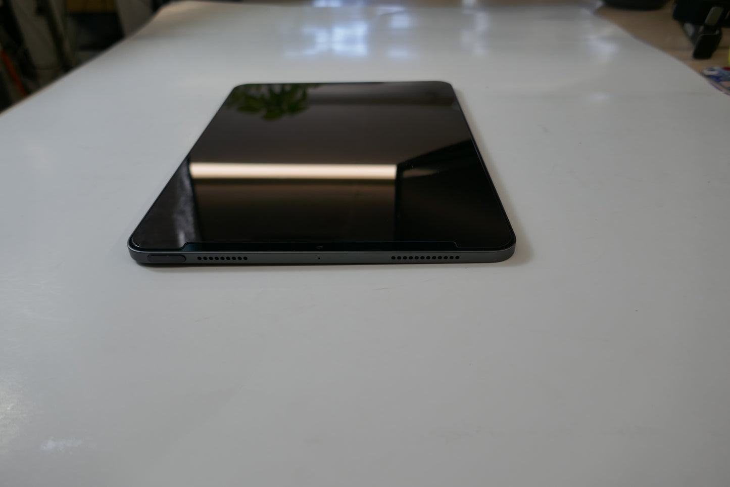 Apple iPad Air 5th Generation (A2588) – 10.9" Wi-Fi, 256GB, Space Gray