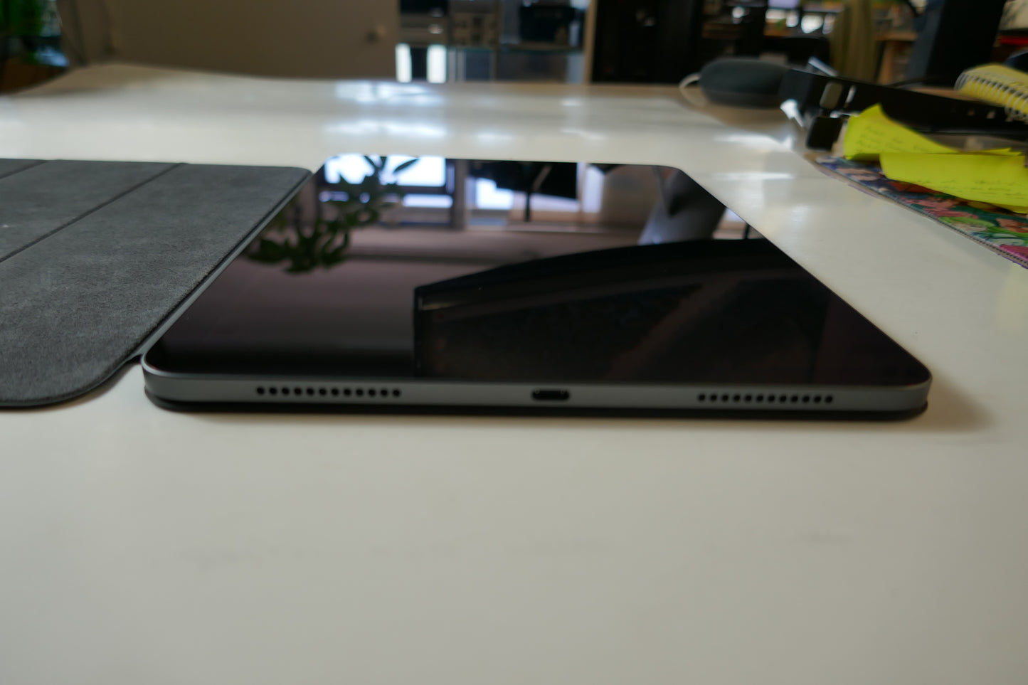 Apple iPad Air 5th Generation (A2588) – 10.9" Wi-Fi, 64GB, Space Gray