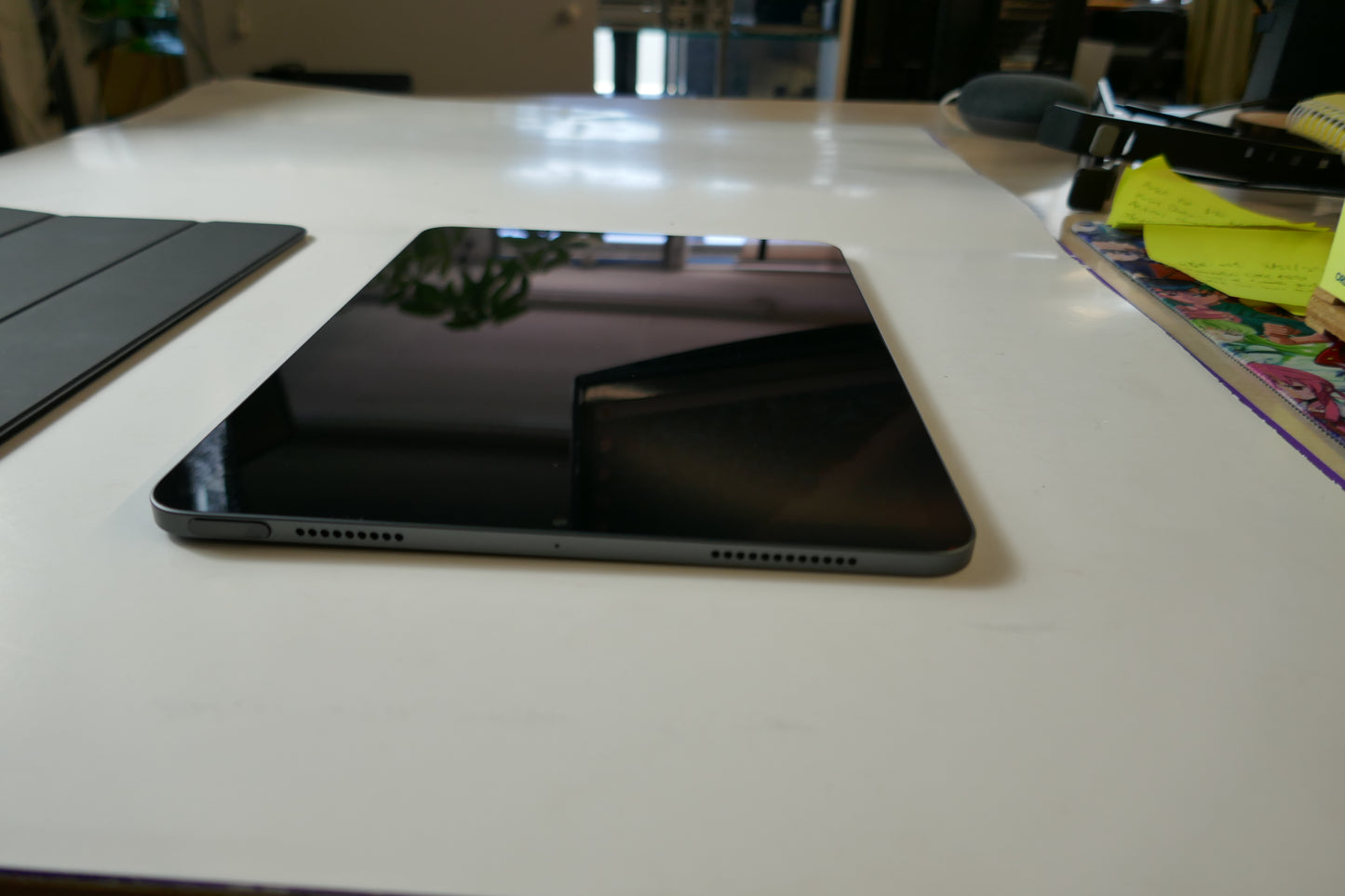 Apple iPad Air 5th Generation (A2588) – 10.9" Wi-Fi, 64GB, Space Gray