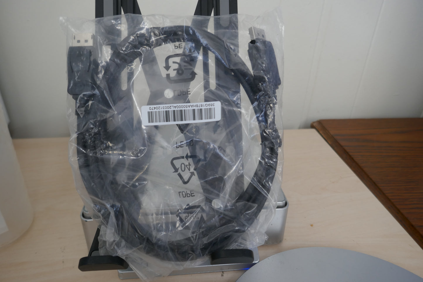 Universal DisplayPort Cable 389G1878HAA50001AL – High-Speed Video & Audio Adapter