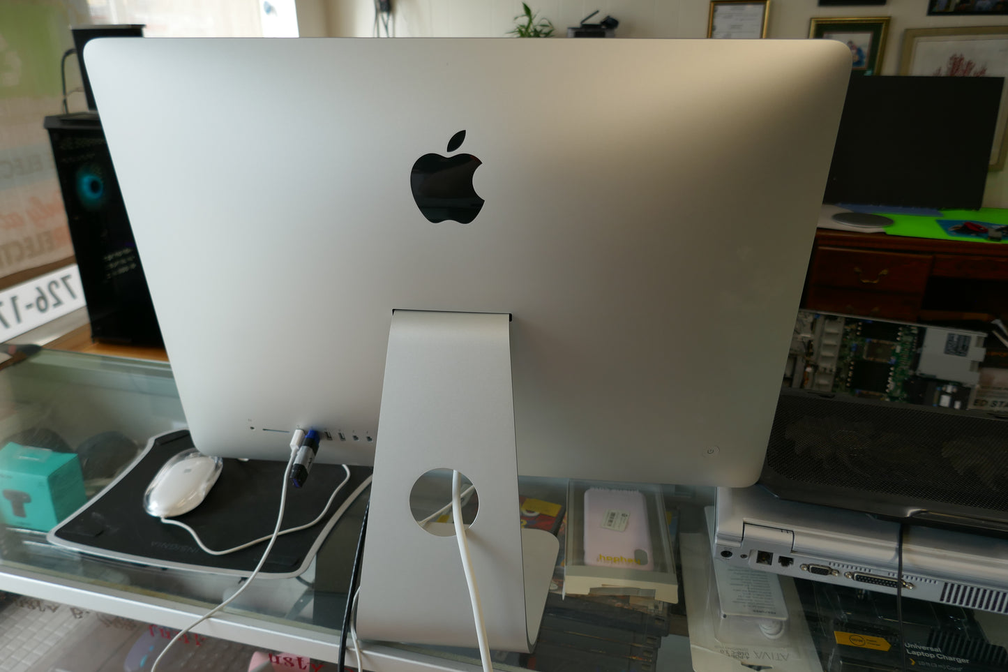 Apple iMac 21.5" All-in-One Desktop – Intel Core i5 2.7GHz, 8GB, 1TB, macOS 10.15.7