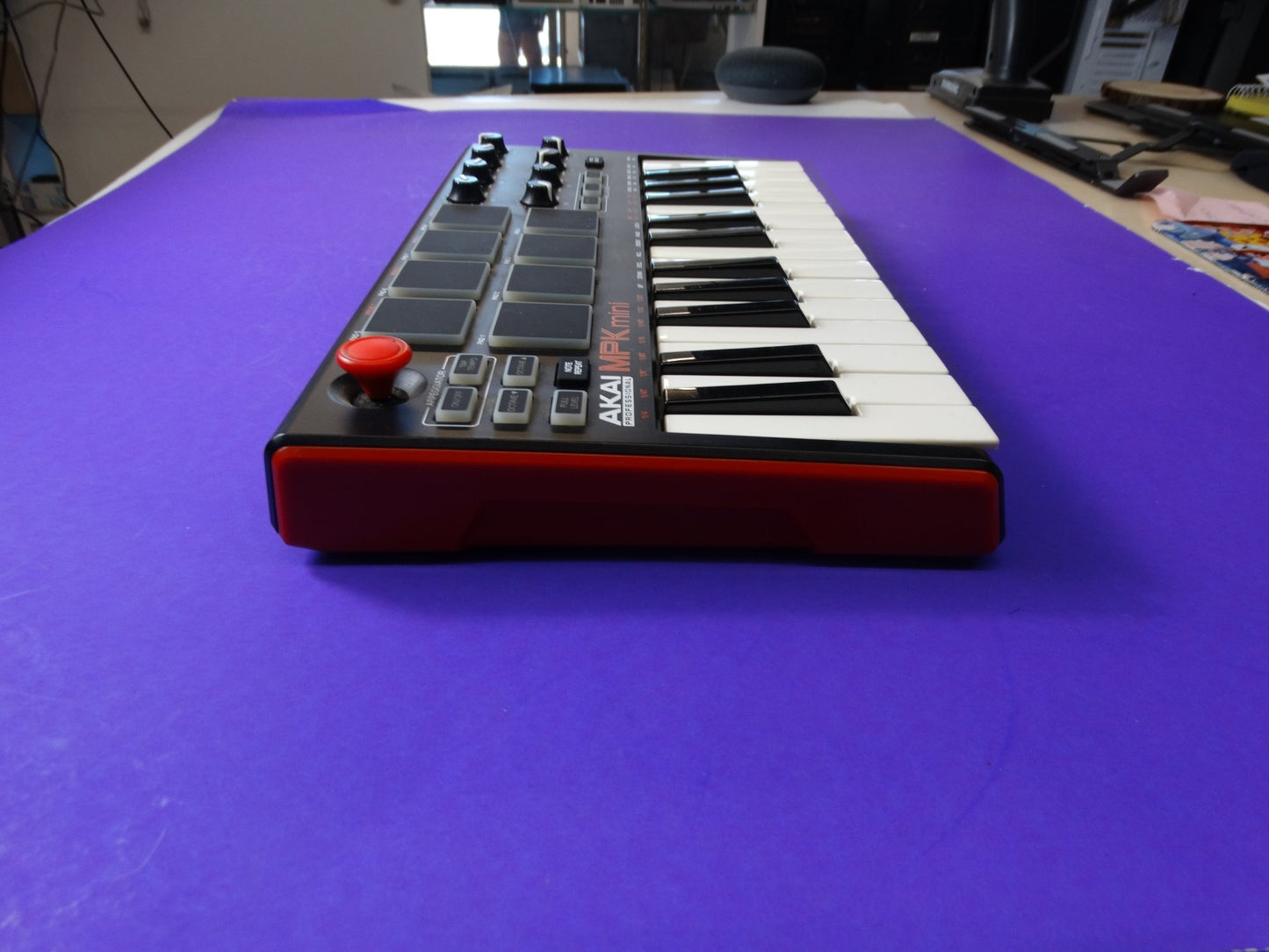 Akai Professional MPK Mini MK2 – 25-Key MIDI Keyboard & Beat Pad Controller - WeBuyElectronic