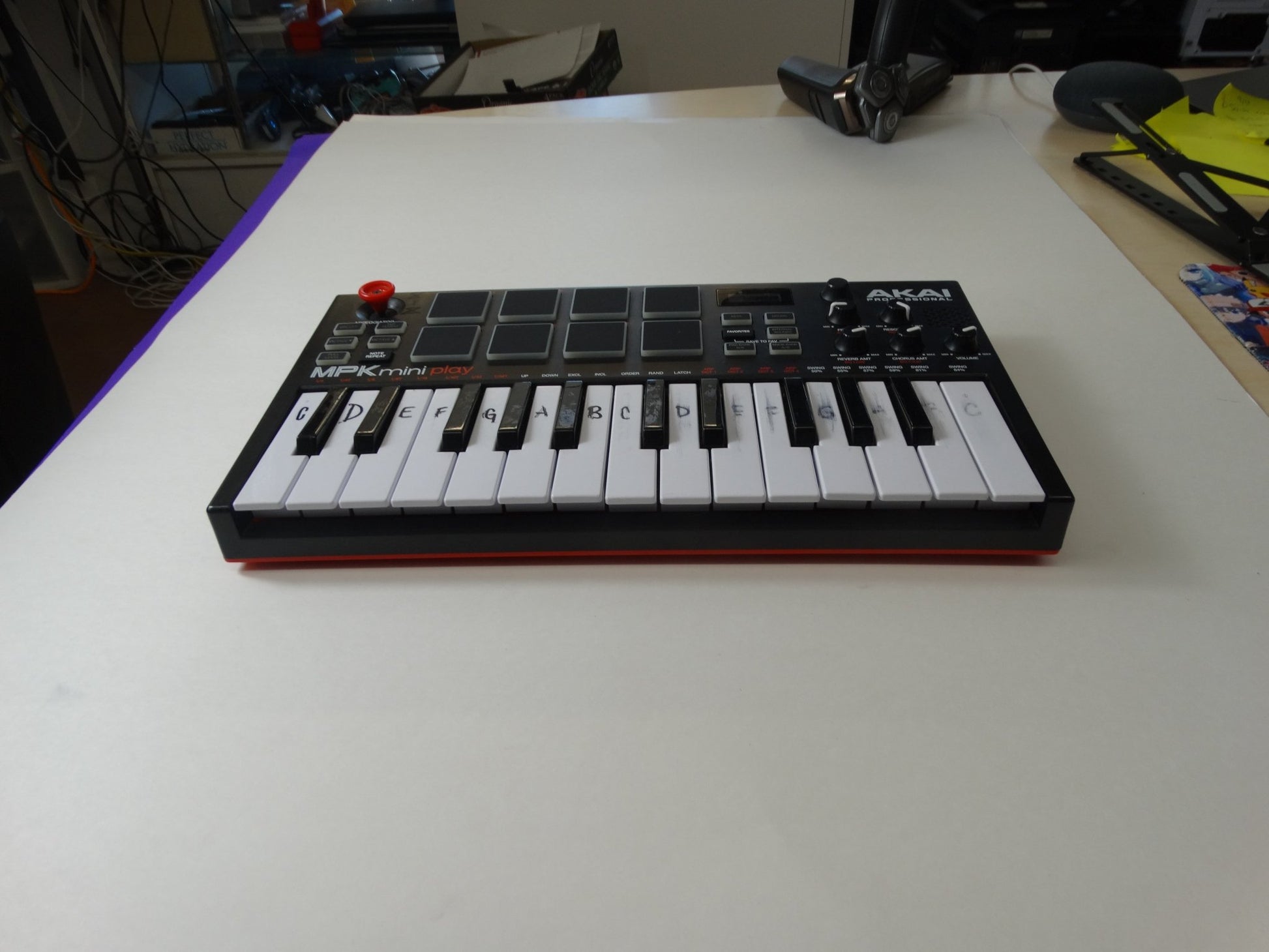 Akai Professional MPK Mini Play – 25-Key Portable MIDI Controller with Built-in Sounds & Speaker - WeBuyElectronic