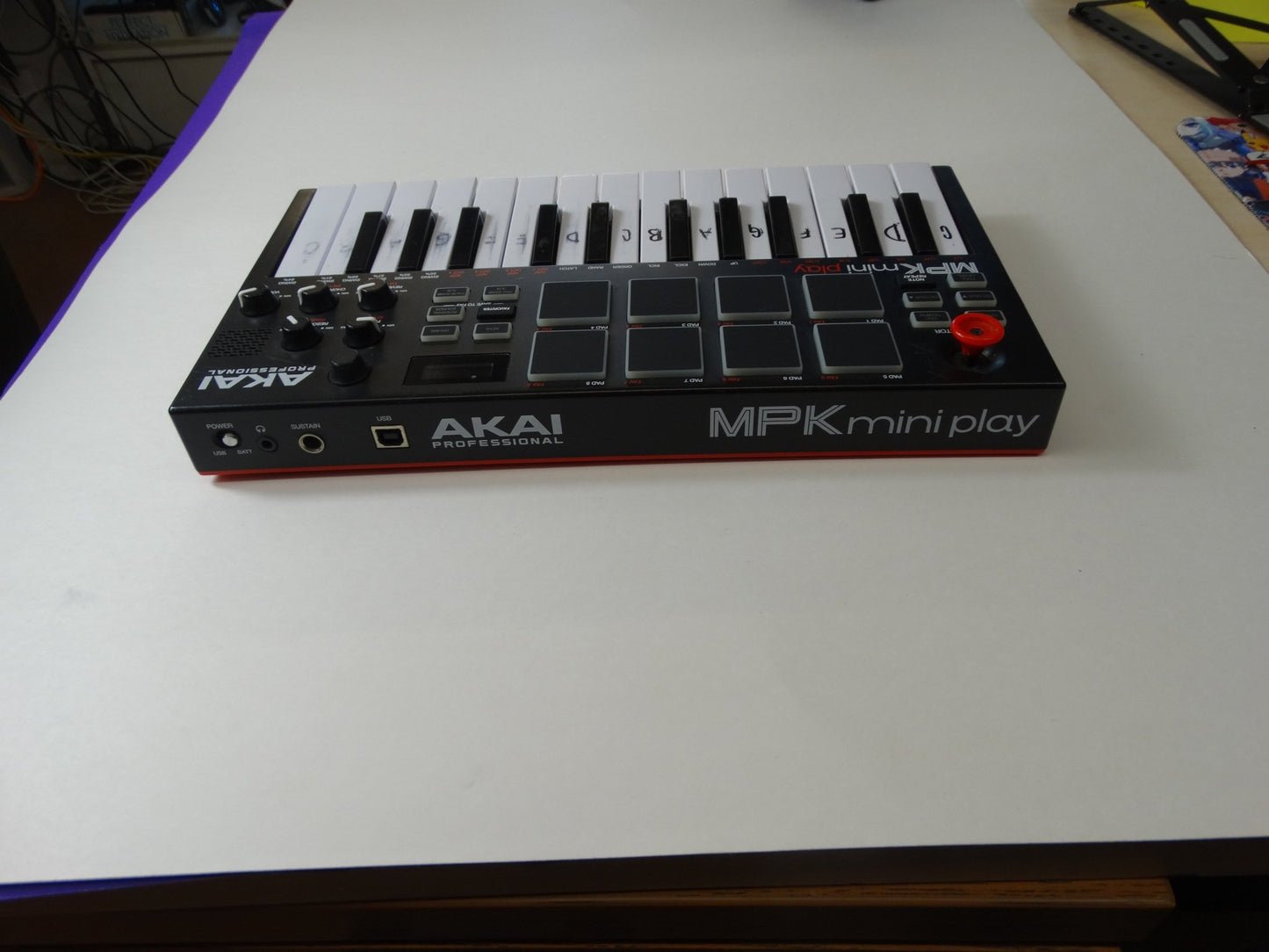 Akai Professional MPK Mini Play – 25-Key Portable MIDI Controller with Built-in Sounds & Speaker - WeBuyElectronic