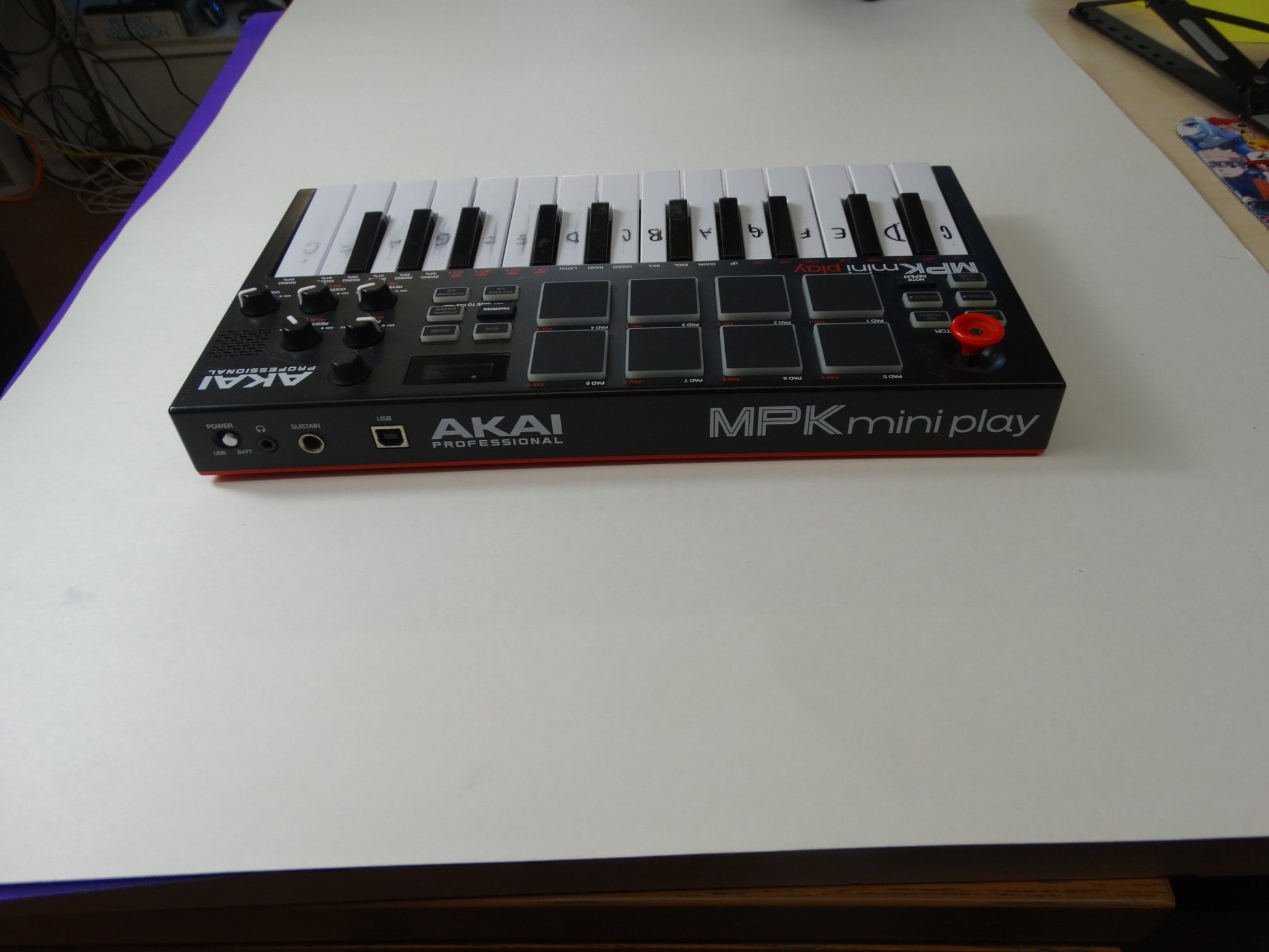 Akai Professional MPK Mini Play – 25-Key Portable MIDI Controller with Built-in Sounds & Speaker - WeBuyElectronic