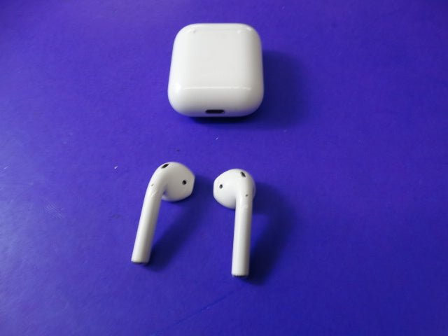 Apple AirPods 2nd Generation with Charging Case – Original & Tested - WeBuyElectronic