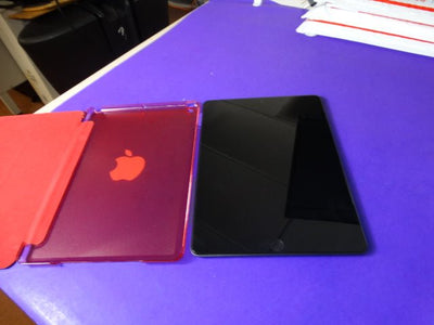 Apple iPad 8th Generation (A2270) 32GB Wi - Fi – 10.2" Retina Display - WeBuyElectronic