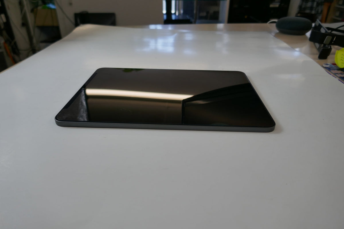 Apple iPad Air 5th Generation (A2588) – 10.9" Wi-Fi, 256GB, Space Gray - WeBuyElectronic