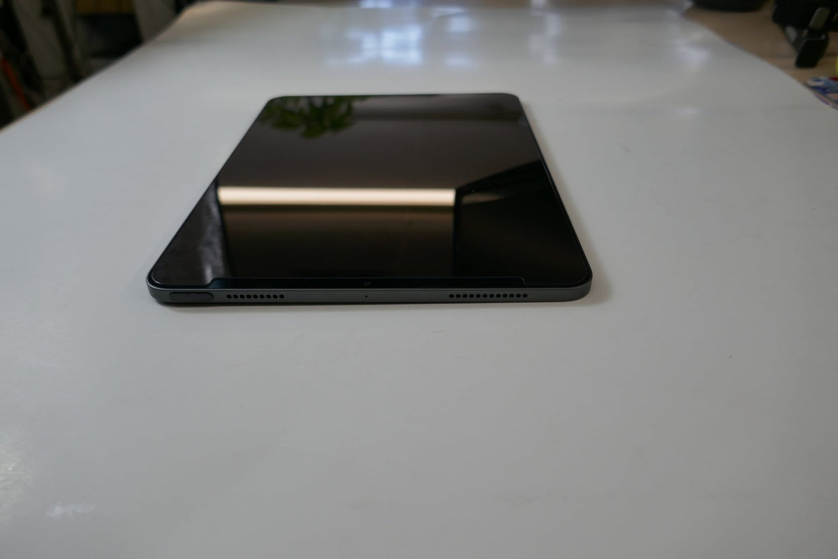 Apple iPad Air 5th Generation (A2588) – 10.9" Wi-Fi, 256GB, Space Gray - WeBuyElectronic