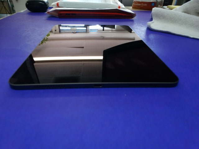 Apple iPad Air 5th Generation (MM9C3LL/A) – 64GB, Wi - Fi, iPadOS 26.0.1 - WeBuyElectronic