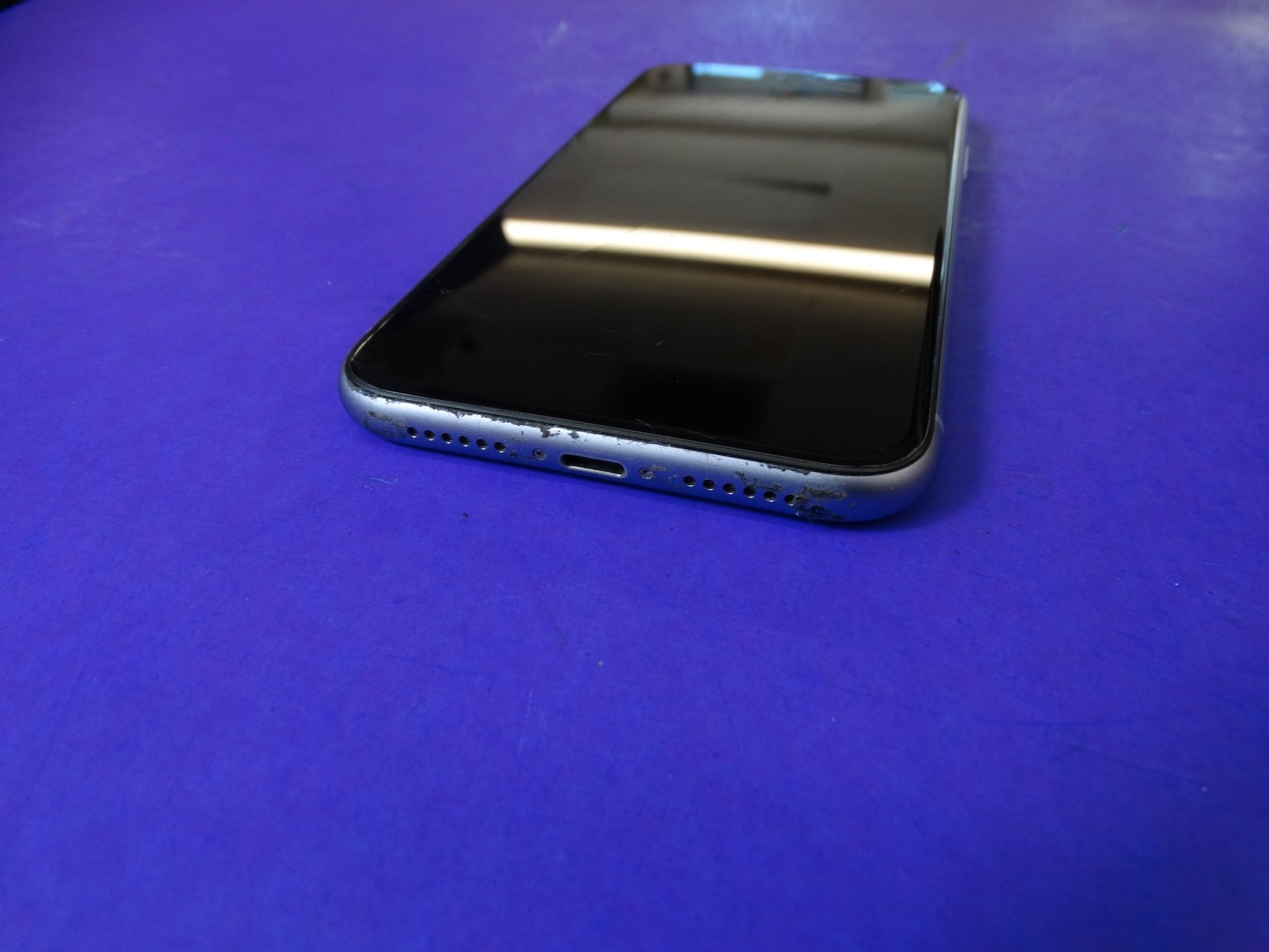 Apple iPhone 11 – 64GB – Unlocked – 68% Battery Health – Screen Damage (Front) - WeBuyElectronic