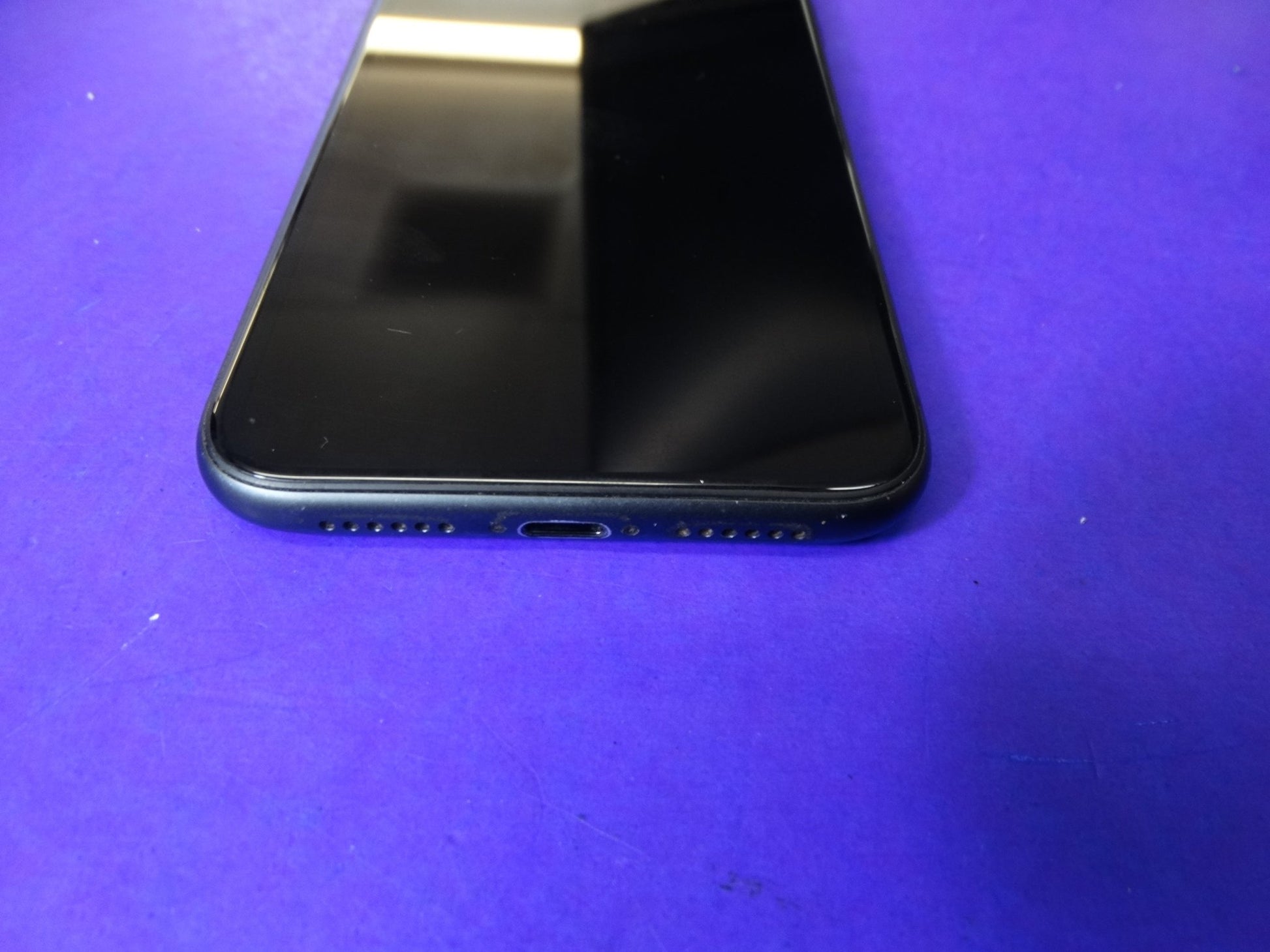 Apple iPhone 11 – 64GB – Unlocked – iOS 18.3.2 – MWJE2LL/A – 76% Battery - WeBuyElectronic