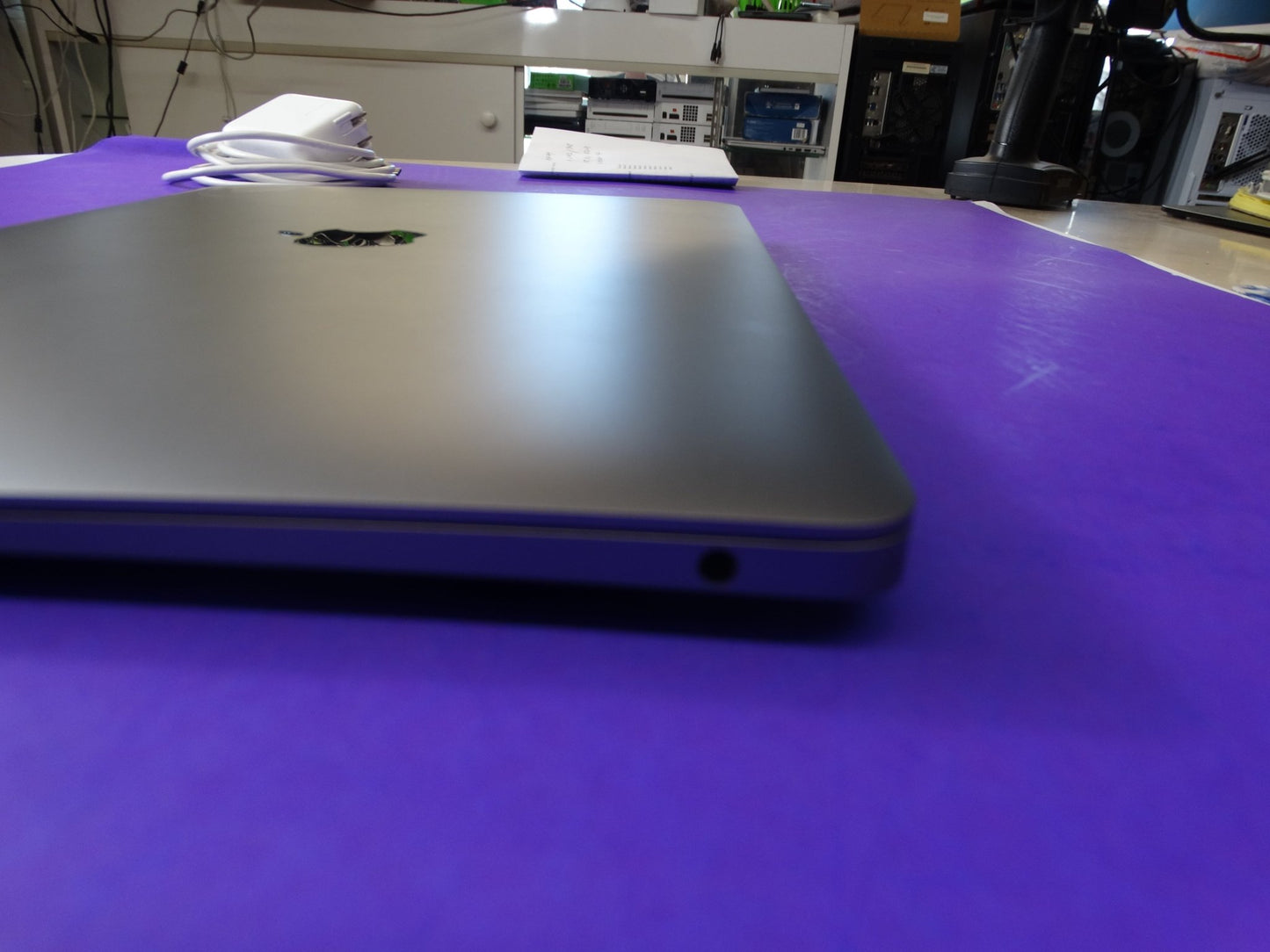 Apple MacBook Air A2179 – 13.3" Retina Display, Intel Core i3/i5, Lightweight Laptop - WeBuyElectronic