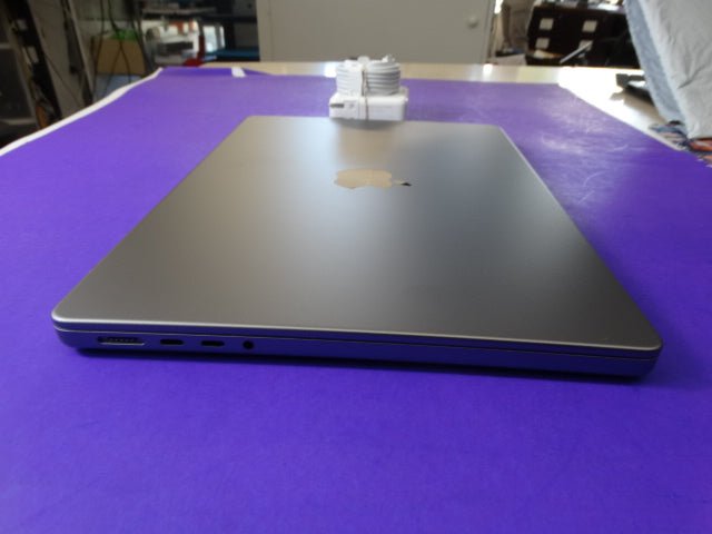 Apple MacBook Air A2779 (M2, 2023) – 16GB RAM, 512GB SSD, 100% Battery, macOS 26.0.1 - WeBuyElectronic