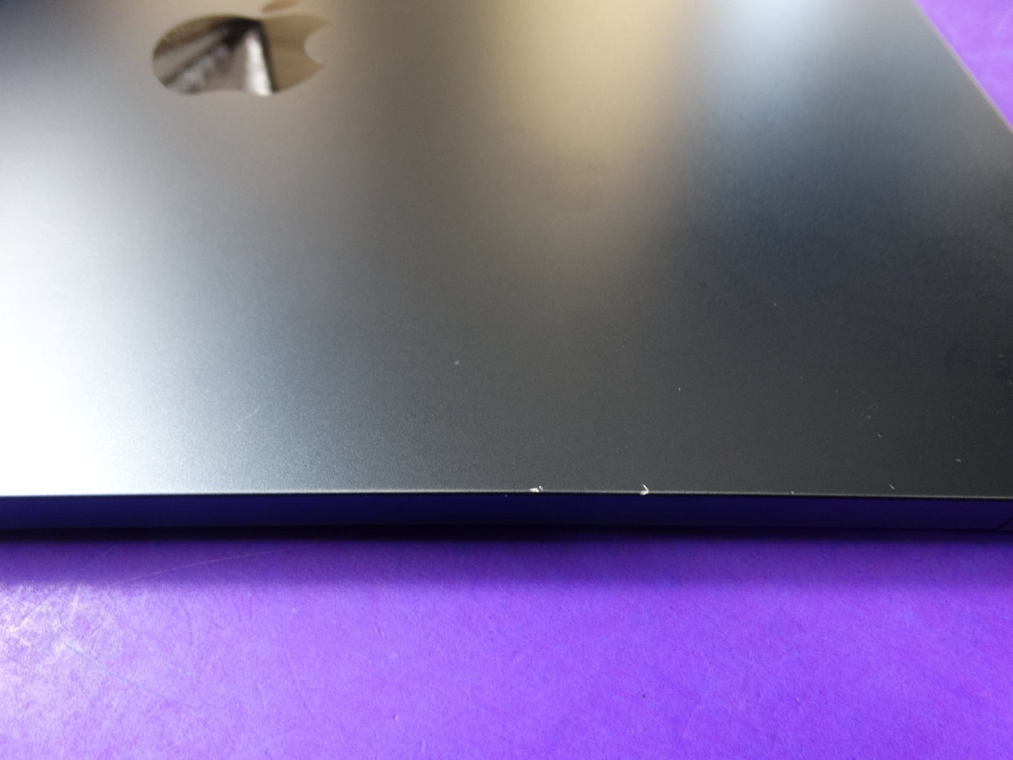 Apple MacBook Air A3113 13.6” M2 8GB 256GB – 43 Cycles – 100% Battery Health - WeBuyElectronic