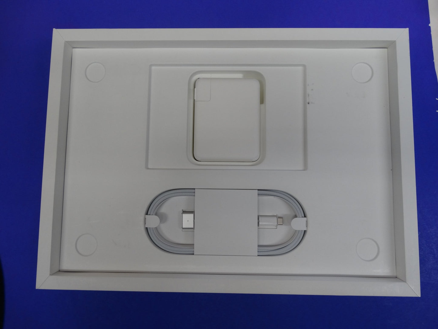 Apple MacBook Pro 13-inch (M1, 2020) – Space Gray, 16GB RAM, 512GB SSD, 1 Cycle, macOS 14.6.1 (26.0.1) - WeBuyElectronic