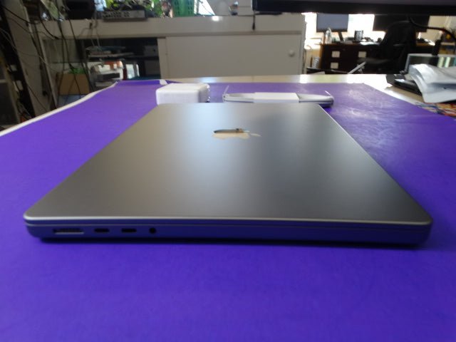 Apple MacBook Pro A2442 (2021) – M1 Pro / 16GB RAM / 1TB SSD / macOS 26.0.1 / 100% Battery - WeBuyElectronic