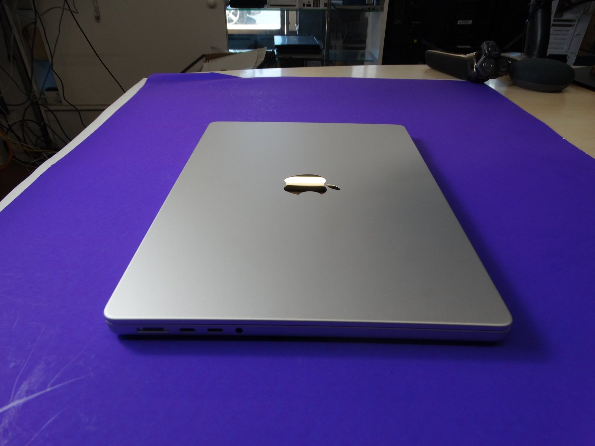 Apple MacBook Pro M2 (A2779) – 16GB RAM, 512GB SSD, 10-Core CPU, 16-Core GPU, macOS 15.6.1 - WeBuyElectronic